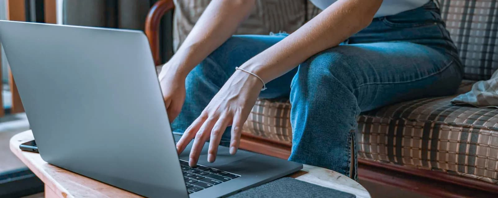 Можно ли быть самозанятым и работать официально по трудовой книжке