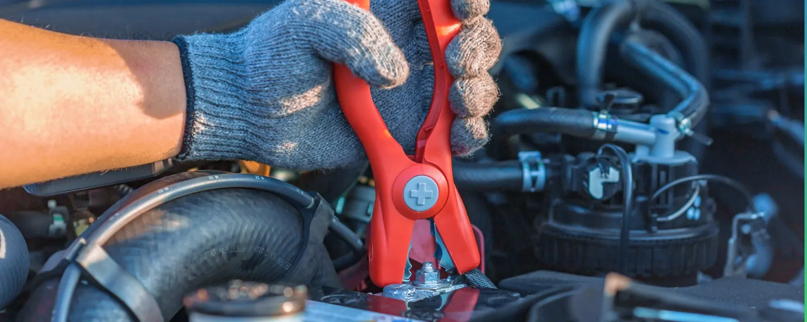 Как зарядить аккумулятор автомобиля: советы и инструкции – Каким током ...